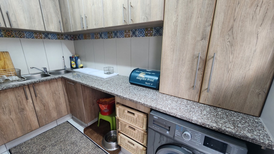 3 Bedroom Property for Sale in Seemeeu Park Western Cape